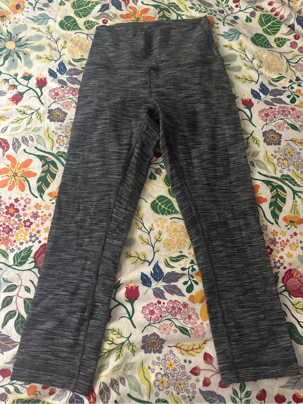 Lululemon gray leggings size 4